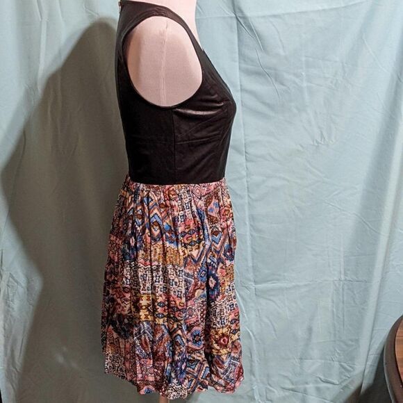 🆕NWT BCNU FAUX LEATHER TOP, FULLY LINED COLORFUL GEOMETRIC PRINT SKIRT DRESS M - Picture 2 of 7